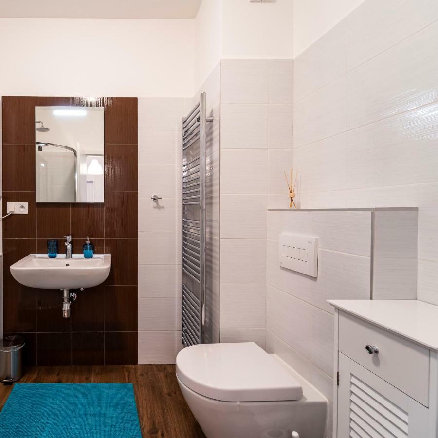 Home 223 - Designovy Apartman イフラヴァ エクステリア 写真